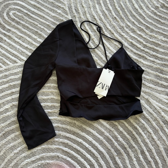 Zara sateen asymmetrical black top - Picture 8 of 8